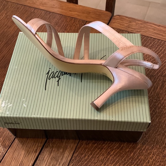 Jacqueline Ferrar Shoes - Picture 3 of 4